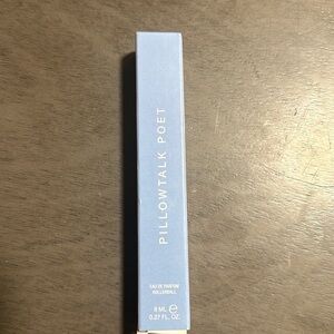 🆕pillow  talk poet roll on eau de parfum .27 fl 8 ml
